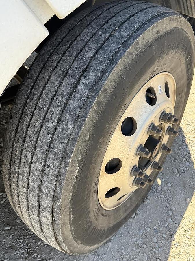 Used 2020 Volvo VNL 64T760 Conventional Sleeper Semi