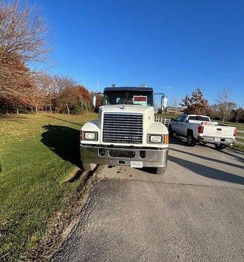 Used 2014 Mack PINNACLE CHU613