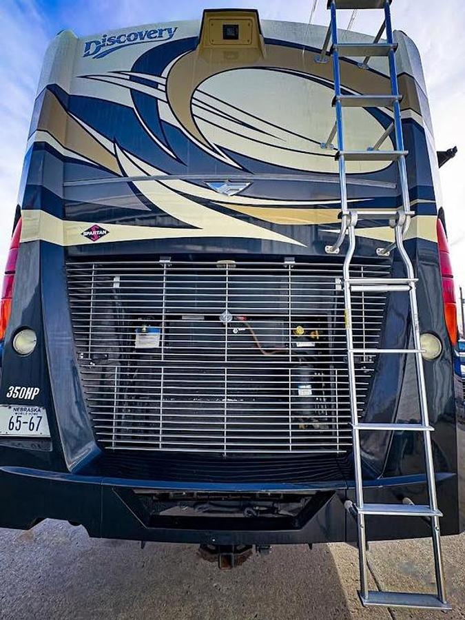 Used 2010 Fleetwood Discovery 40X