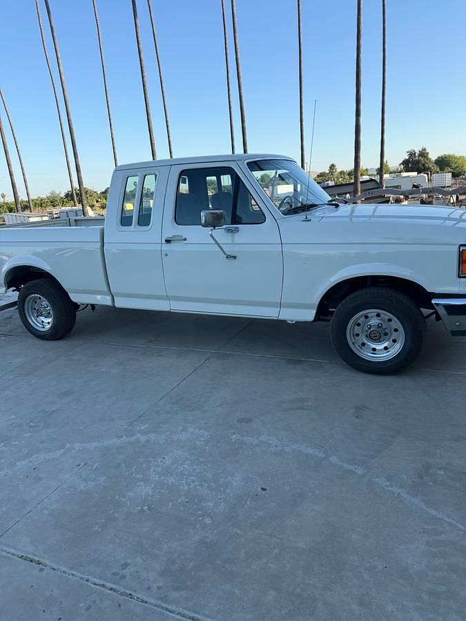 Used 1988 Ford F150 Lariat Pickup Truck
