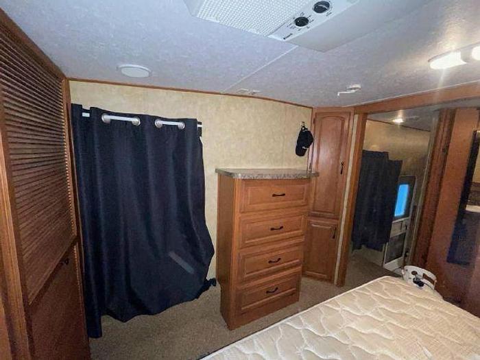 Used 2010 Forest River Sierra 35LOFT