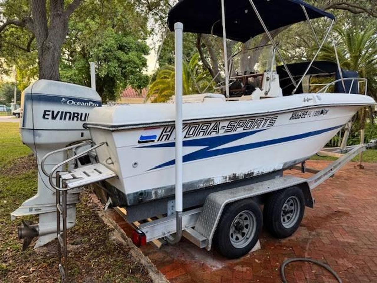 Used 1990 Hydra Sports 2000 Vector Cc