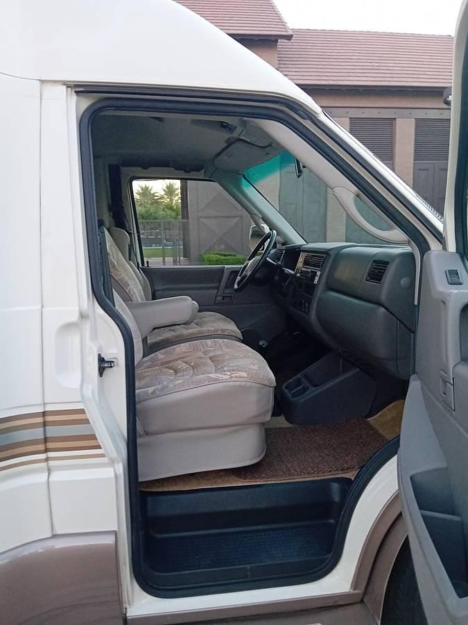 Used 2005 Winnebago Rialta