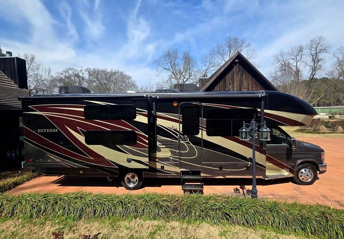 Used 2019 Entegra Esteem 31l