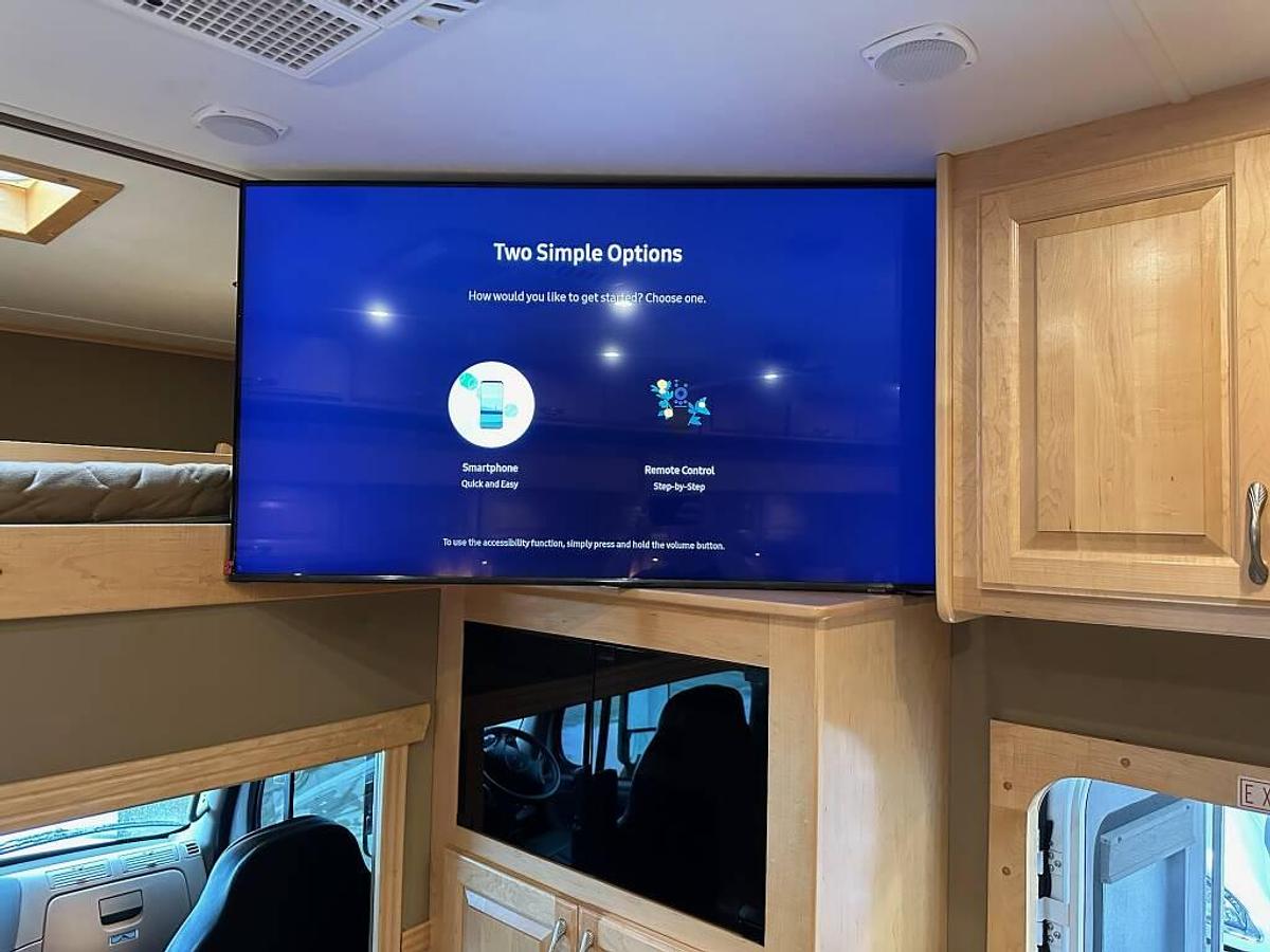 Used 2014 Show Hauler 36KTSSL Super C Motorhome