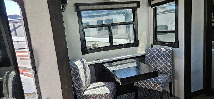 Used 2021 Crossroads Redwood 4001LK