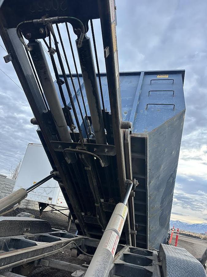 Used 2019 Nedland EZ20 TR Gooseneck Trailer