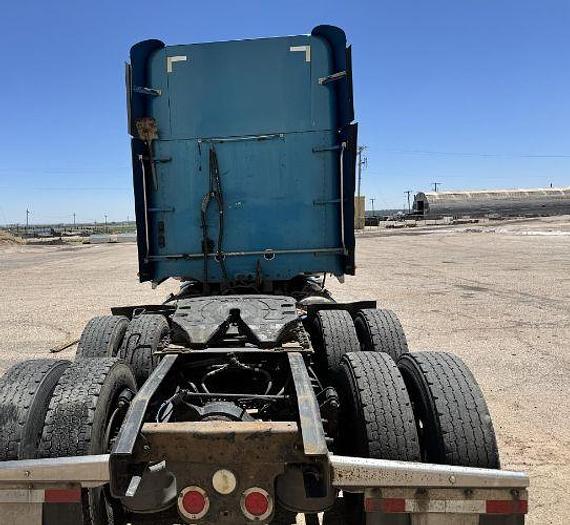 Used 2011 Freightliner CORONADO 132