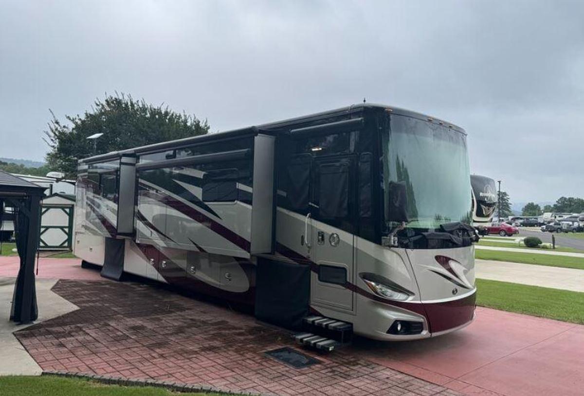 Used 2018 Tiffin Phaeton 40QBH Class A Motorhome