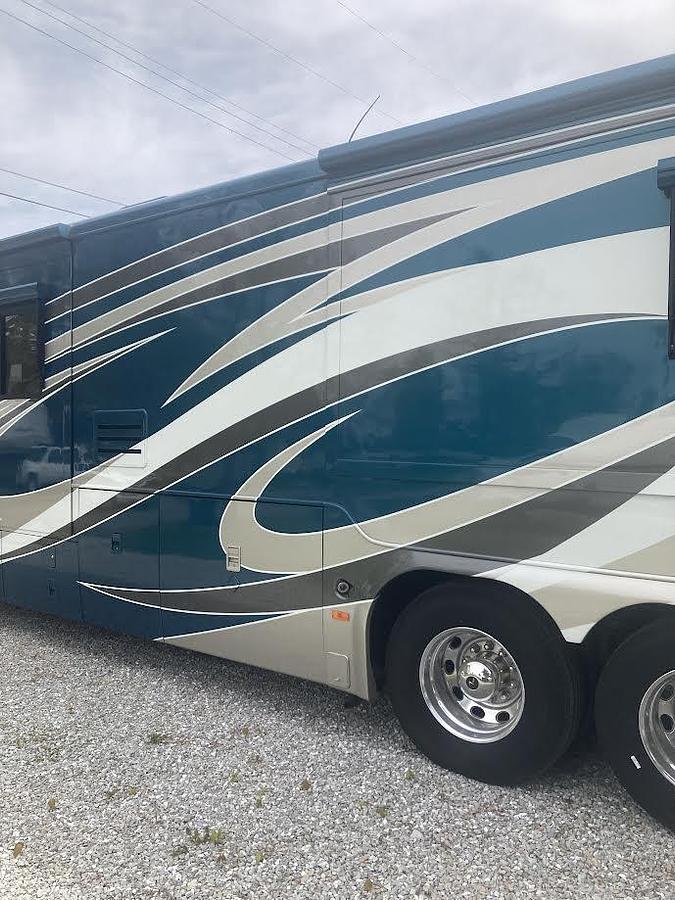 Used 2005 Monaco Signature Castle IV Class A Motorhome