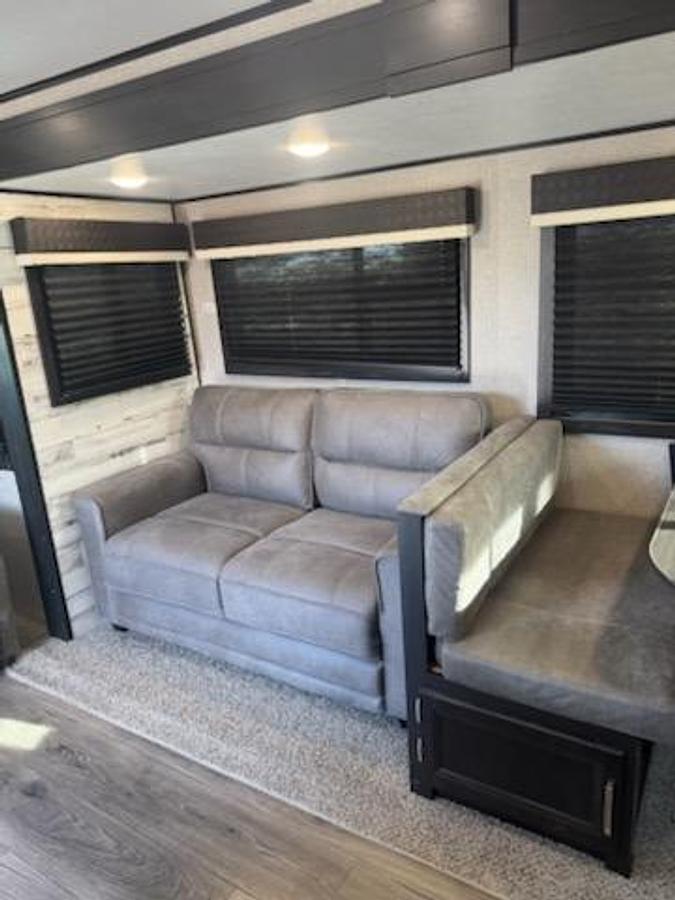 Used 2000 Jayco Featherlight Travel Trailer