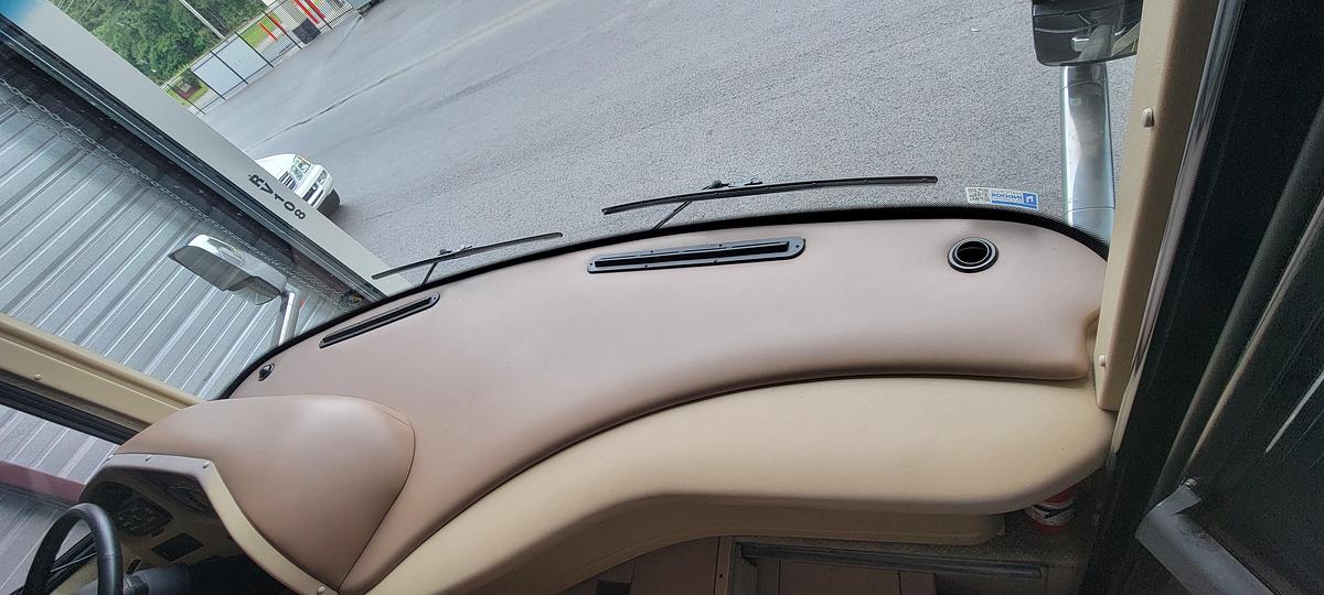 Used 2009 Country Coach Allure 470