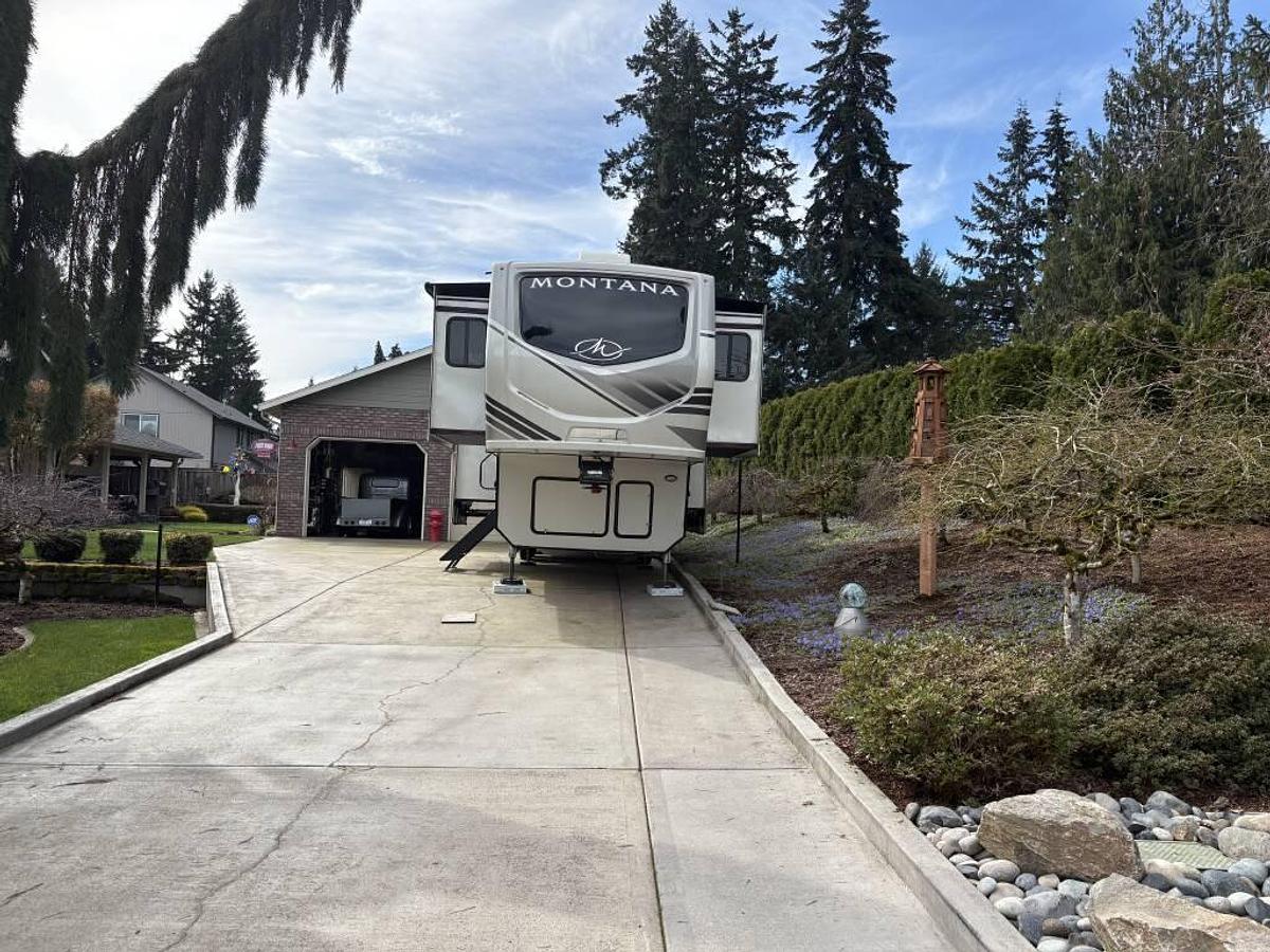 Used 2022 Keystone Montana 3761FL Fifth Wheel
