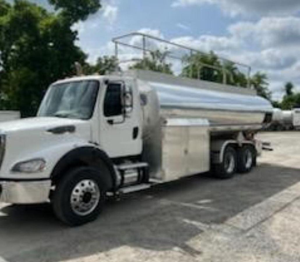 Used 2015 Freightliner Business Class M2 106
