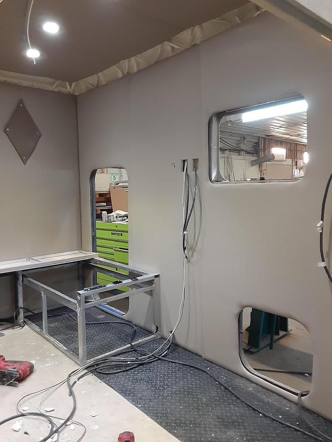 Used 2000 Kenworth W900 Conventional Sleeper Semi