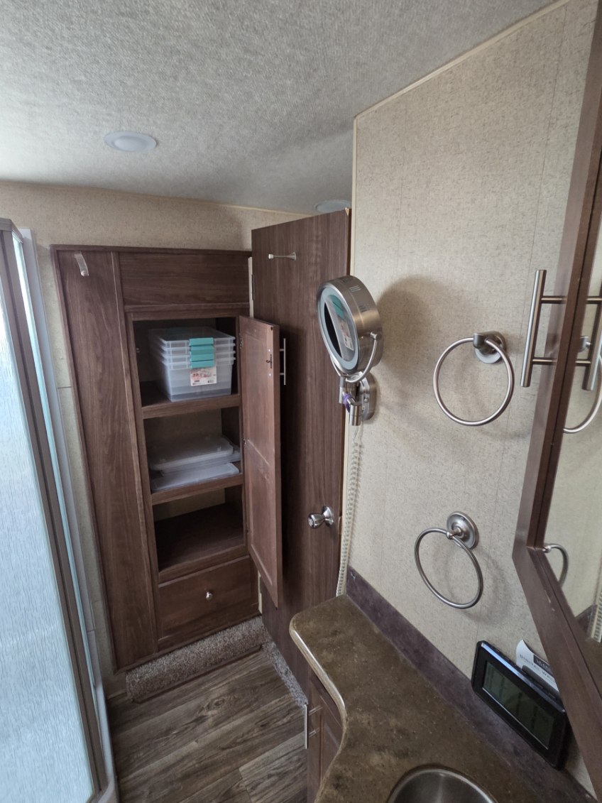 Used 2020 Northwood Grande Ronde Arctic Fox 27-5L Fifth Wheel
