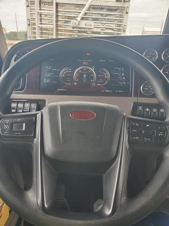 Used 2022 Peterbilt 389