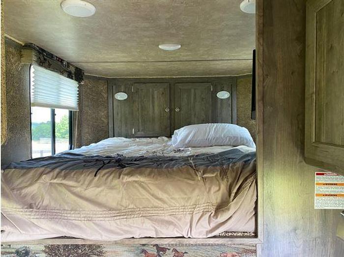 Used 2021 Harmar Dixie Outlaw Horse Trailer With Living Quarters