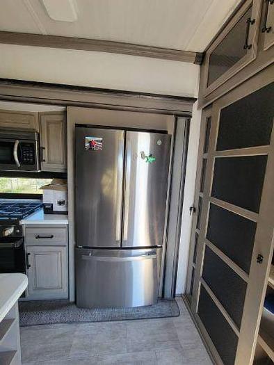 Used 2023 Keystone Montana 3123RL