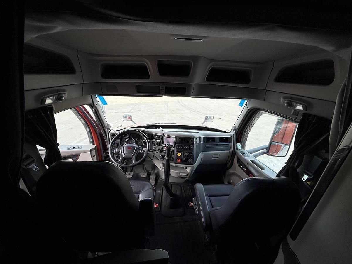 Used 2021 Peterbilt 579