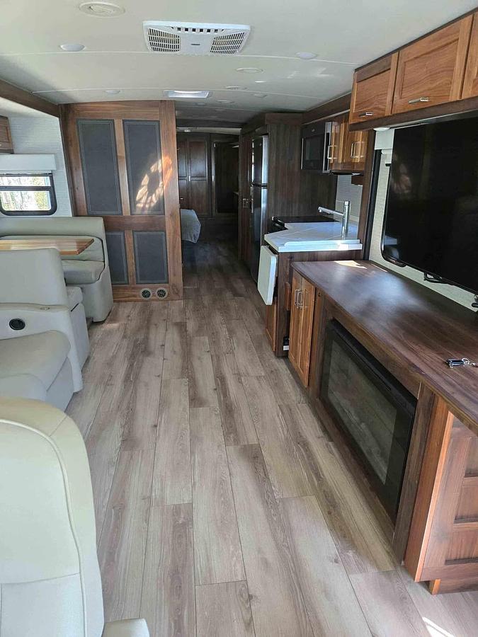 Used 2020 Winnebago Forza 36H Class A Motorhome