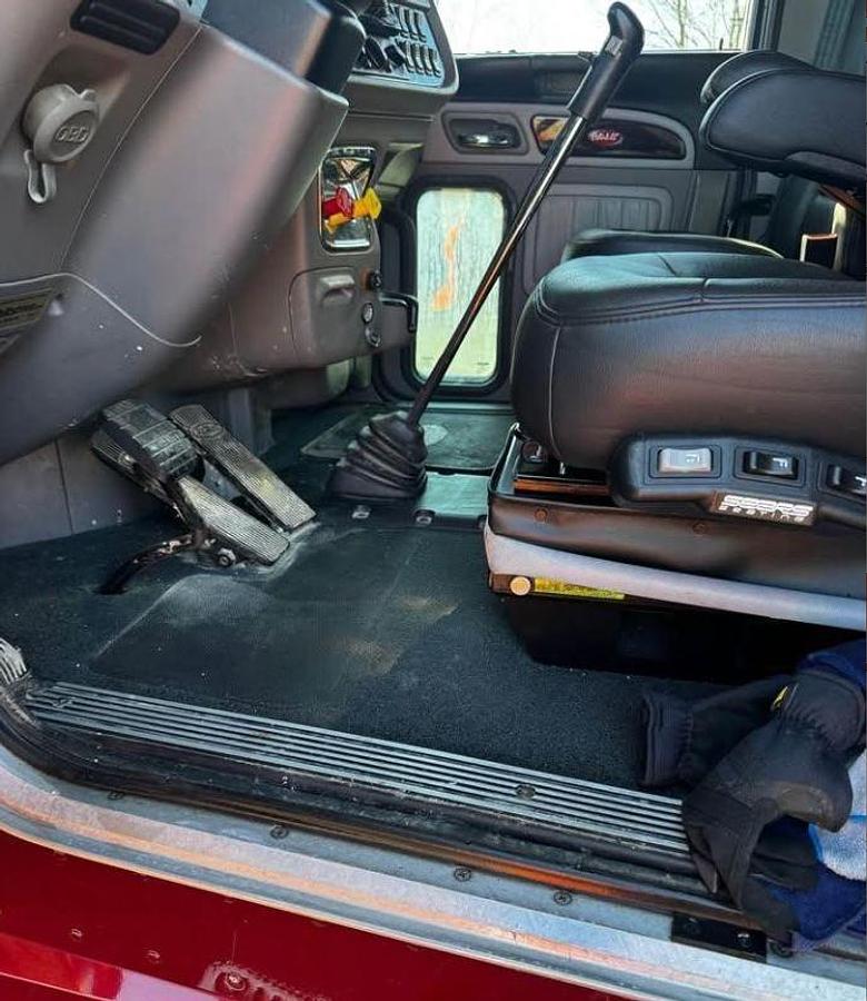 Used 2021 Peterbilt 389