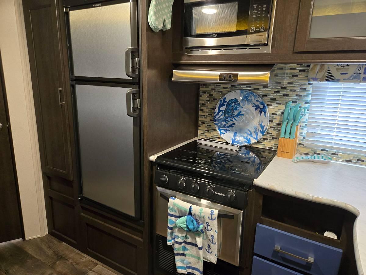 Used 2018 Forest River Salem Cruise Lite T254RLXL 30' Travel Trailer