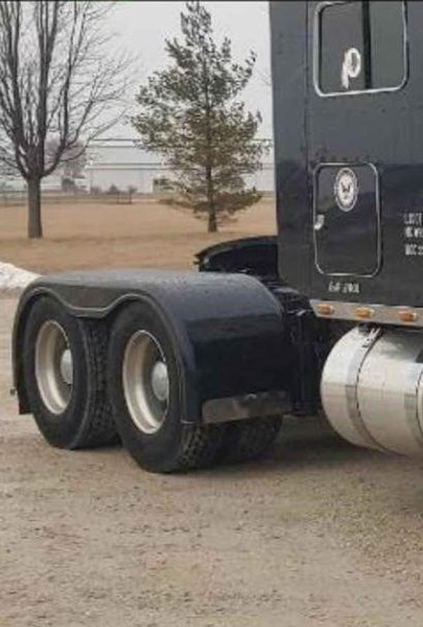 Used 2013 Peterbilt 389 Sleeper Semi Truck