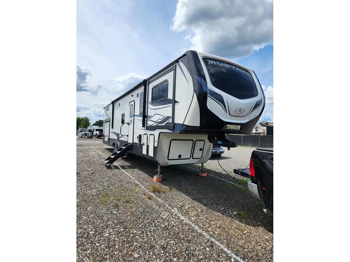 Used 2023 Keystone Montana High Country 377FL