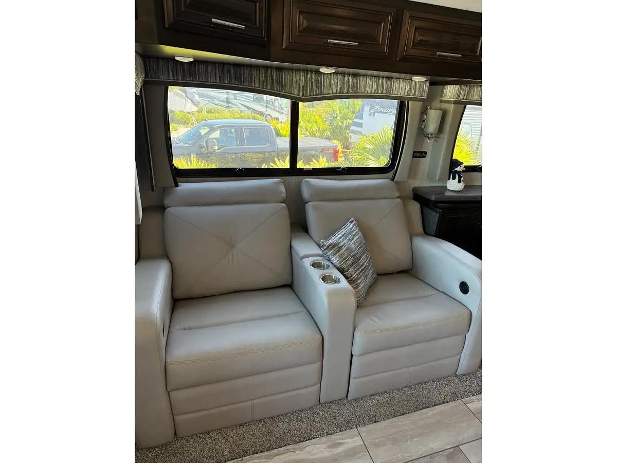 Used 2023 Forest River Berkshire Xlt 45e