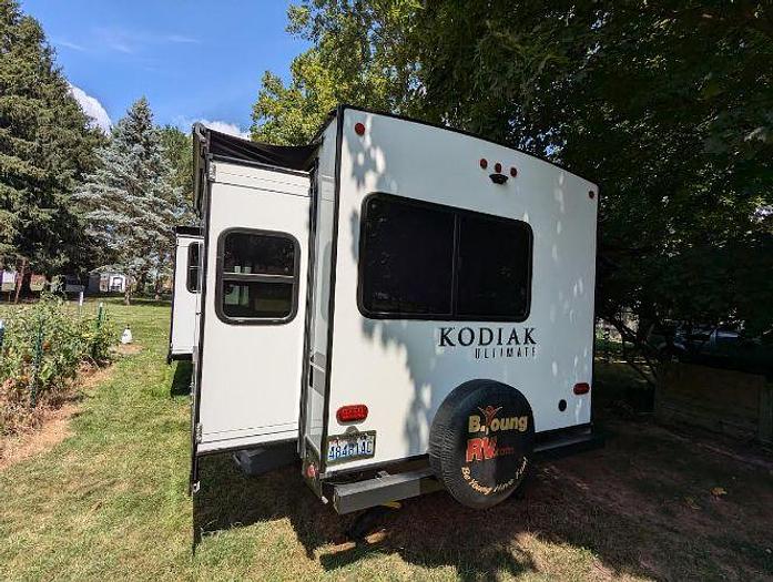 Used 2021 Dutchmen Kodiak Ultimate 2921FKDS