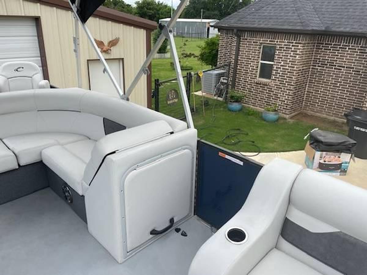 Used 2021 Crest Classic Fish Pontoon