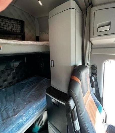 Used 2022 KENWORTH T680