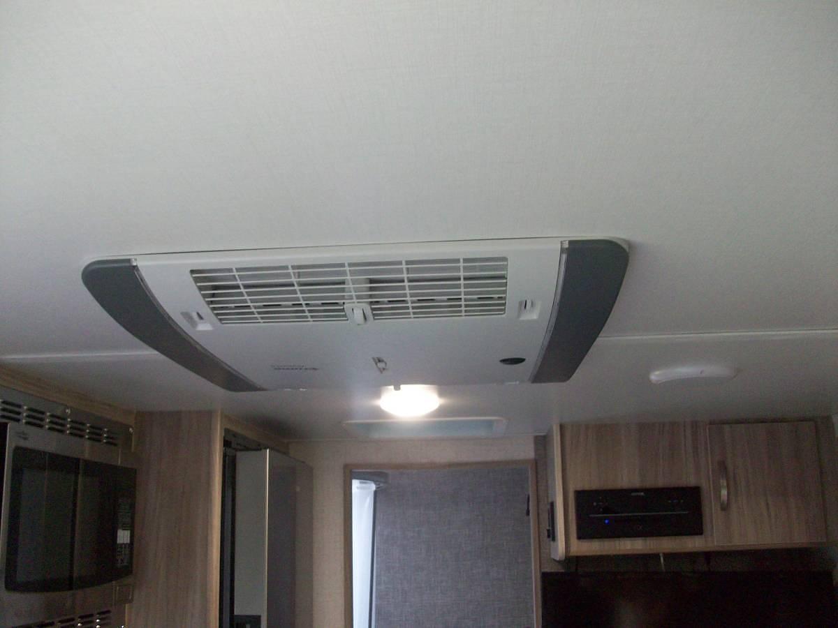 Used 2022 WINNEBAGO MICRO MINNIE FLX