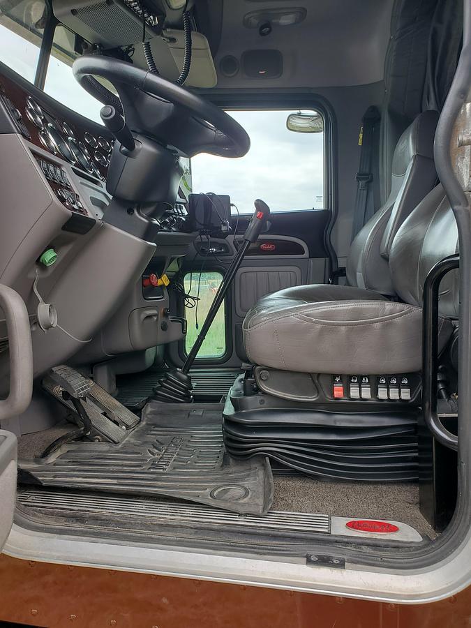 Used 2022 Peterbilt 38