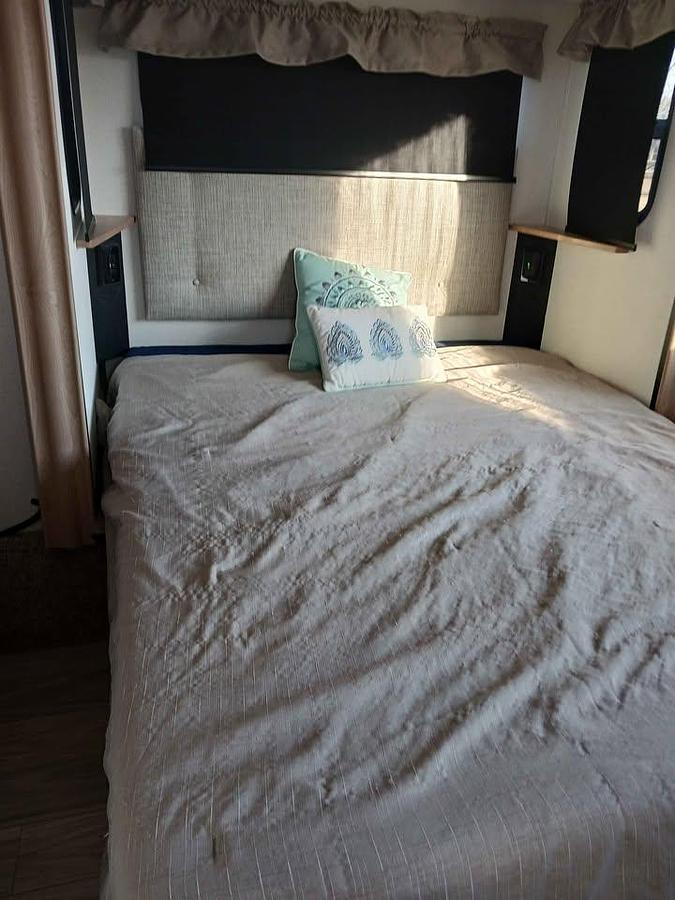 Used 2025 Forest River Sierra