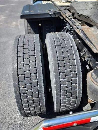 Used 2000 INTERNATIONAL Eagle 9900