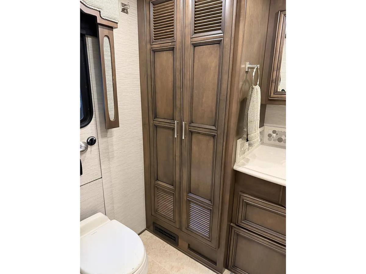 Used 2019 Newmar Ventana 3709