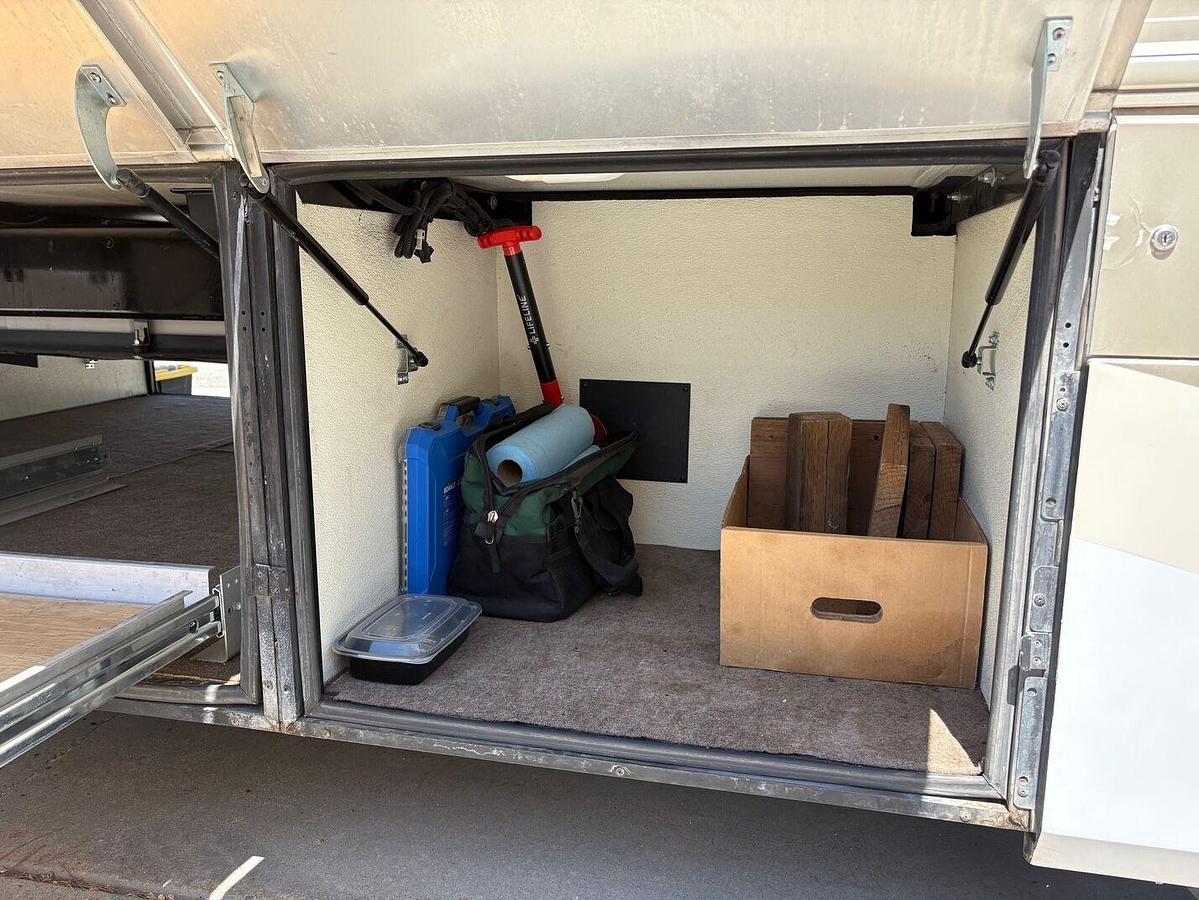 Used 2001 American Coach American Dream 37DRS Class A Motorhome