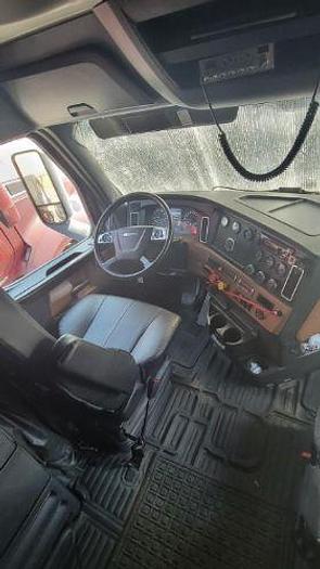 Used 2020 Freightliner CASCADIA 126