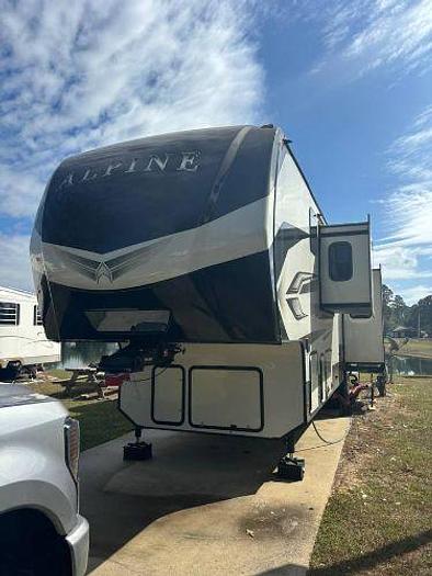 Used 2023 Keystone Alpine 3910RK
