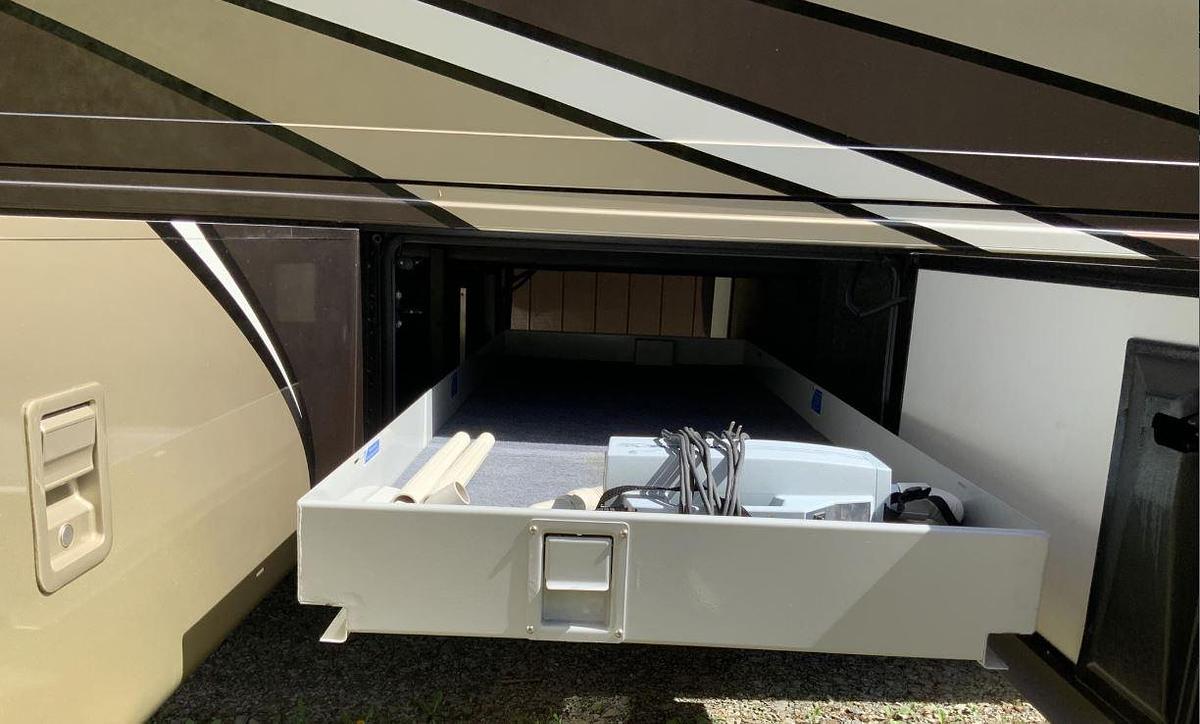 Used 2015 Newmar Ventana 4002