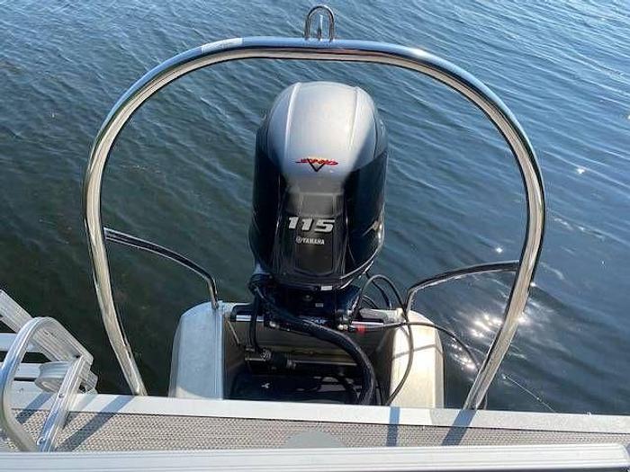 Used 2021 Bennington 23SSRSD Pontoon Boat