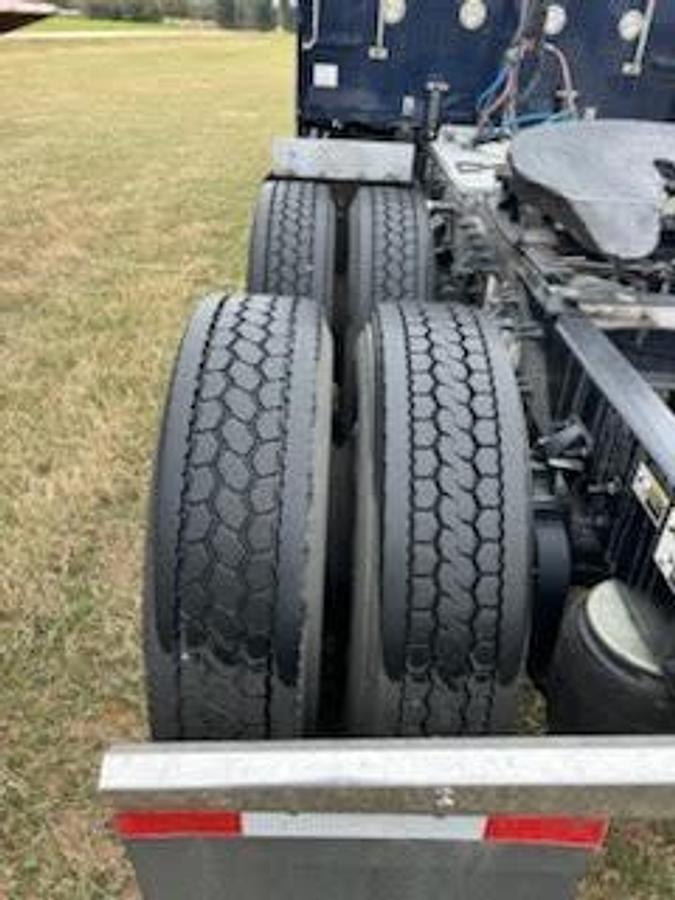 Used 2021 Peterbilt 389 Conventional Sleeper Semi