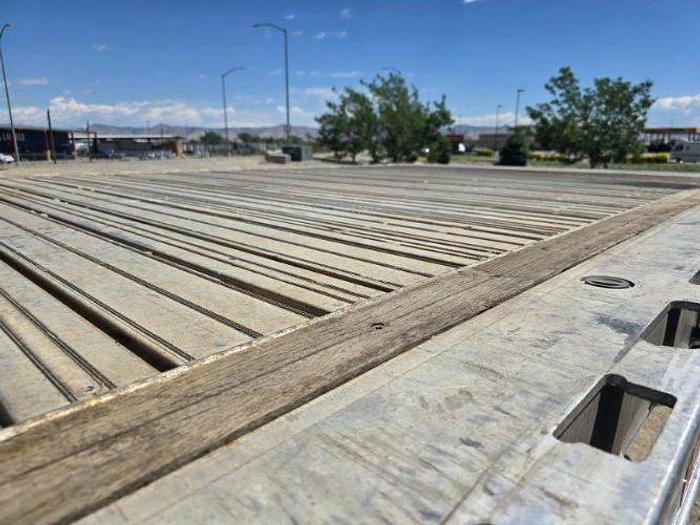 Used 2020 Fontaine Flatbed Trailer