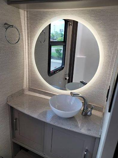 Used 2021 Tiffin Wayfarer 25RW