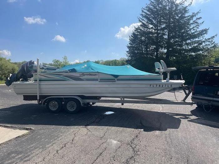 Used 2000 Hurricane Fun Deck