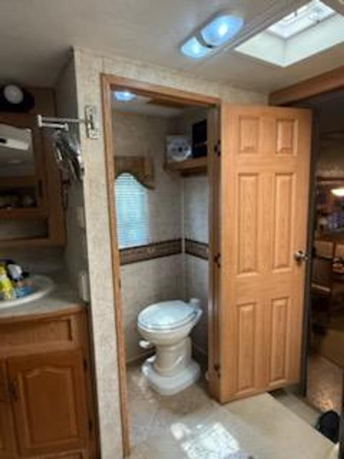 Used 2007 Keystone Montana 3400RL