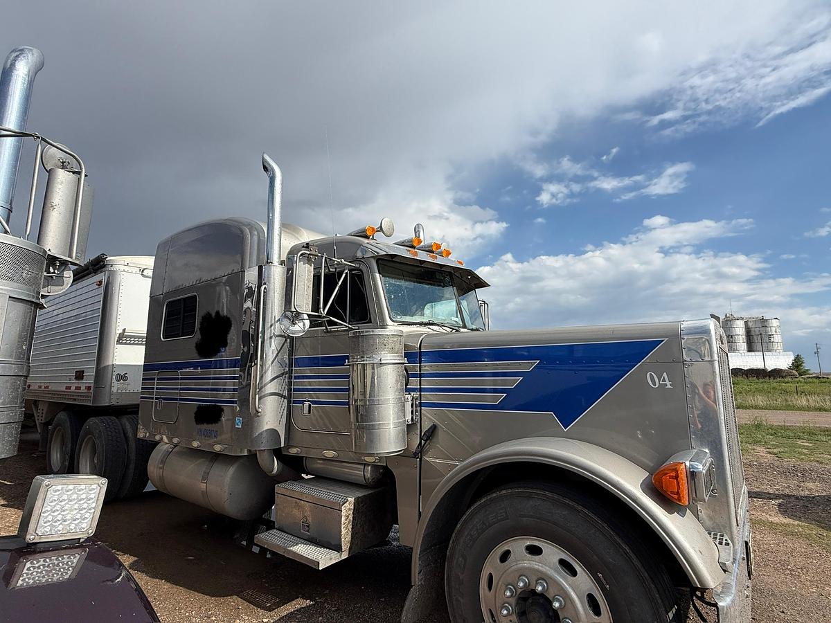 Used 2004 Peterbilt 379