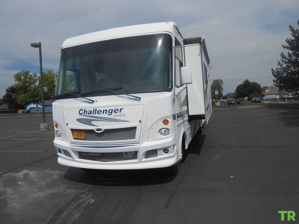 Used 2008 Damon Challenger Class A Motorhome